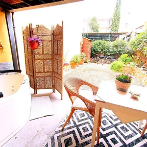 Appartement Nadia's Lovely - With Private Garden And Jacuzzi, Florence